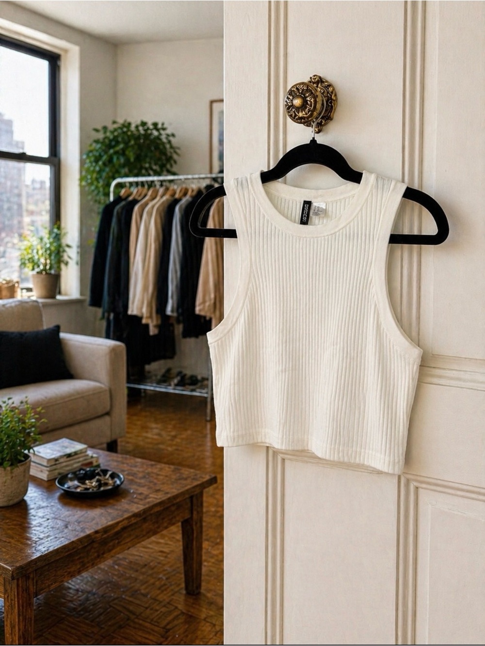 H&M White Ribbed Cropped Tank Top